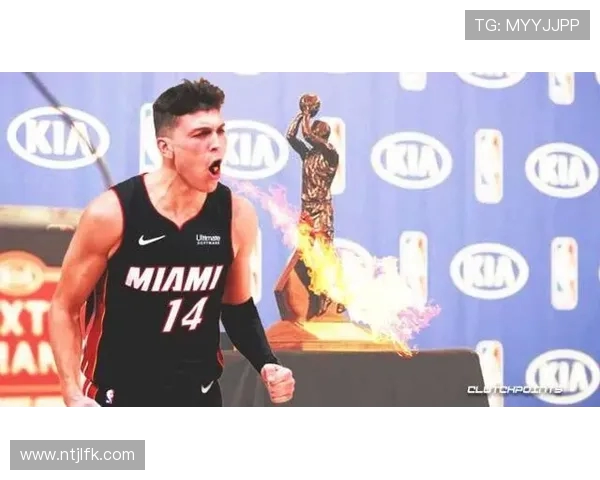 希罗盛赞亚库乔尼斯努力拼搏期待他未来展现更多精彩表现